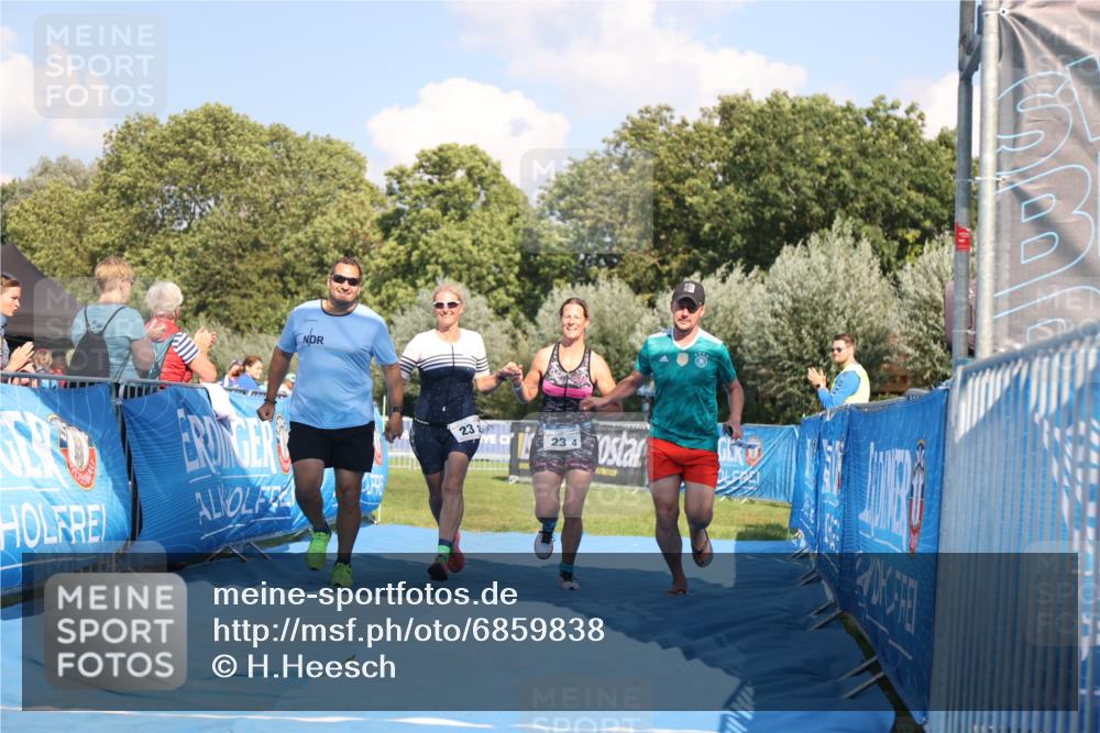 25.08.2024 - Elbe Triathlon Hamburg H.Heesch http://msf.ph/oto/6859838 25.08.2024 16:36:00 Ziel  meine-sportfotos.de