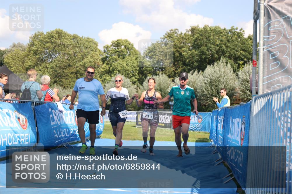 25.08.2024 - Elbe Triathlon Hamburg H.Heesch http://msf.ph/oto/6859844 25.08.2024 16:36:00 Ziel  meine-sportfotos.de