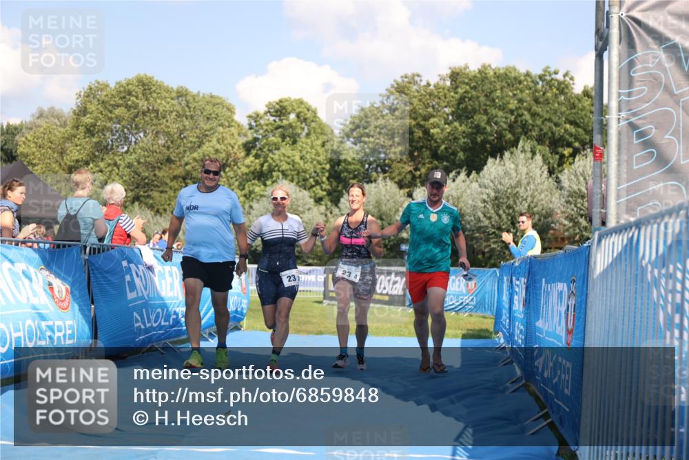 25.08.2024 - Elbe Triathlon Hamburg H.Heesch http://msf.ph/oto/6859848 25.08.2024 16:36:00 Ziel  meine-sportfotos.de