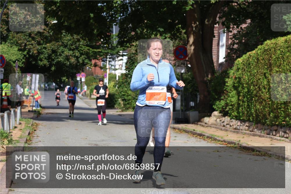 25.08.2024 - 20. Blankeneser Heldenlauf Strokosch-Dieckow http://msf.ph/oto/6859857 25.08.2024 10:00:39 Ziel 292, 293 meine-sportfotos.de