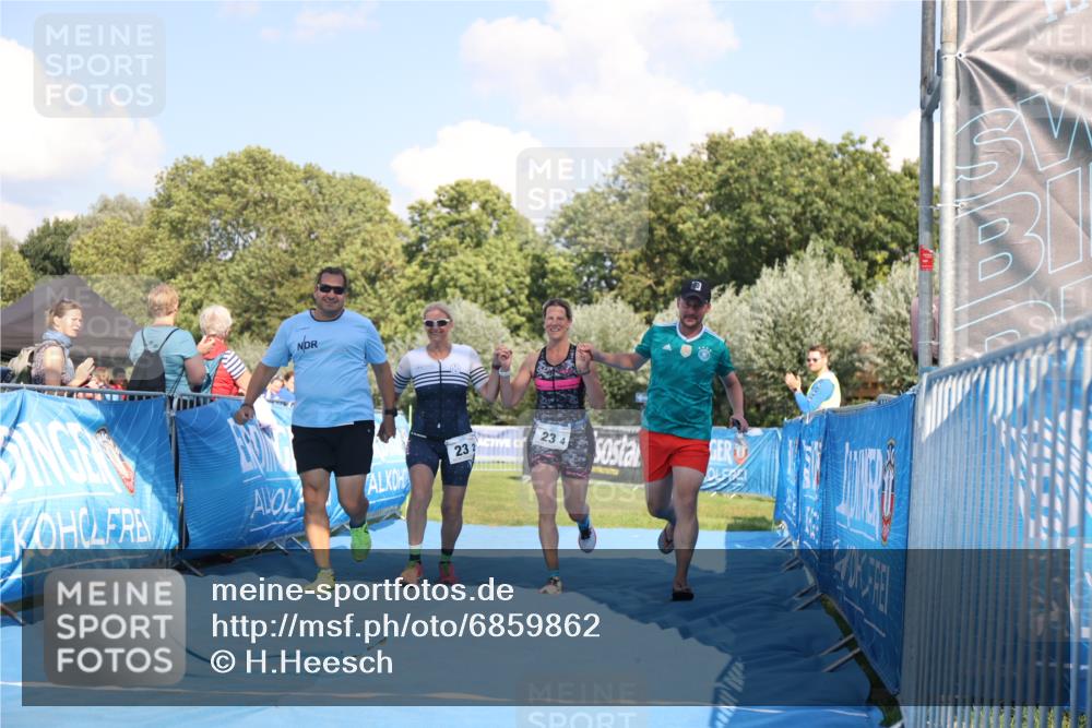 25.08.2024 - Elbe Triathlon Hamburg H.Heesch http://msf.ph/oto/6859862 25.08.2024 16:36:00 Ziel  meine-sportfotos.de