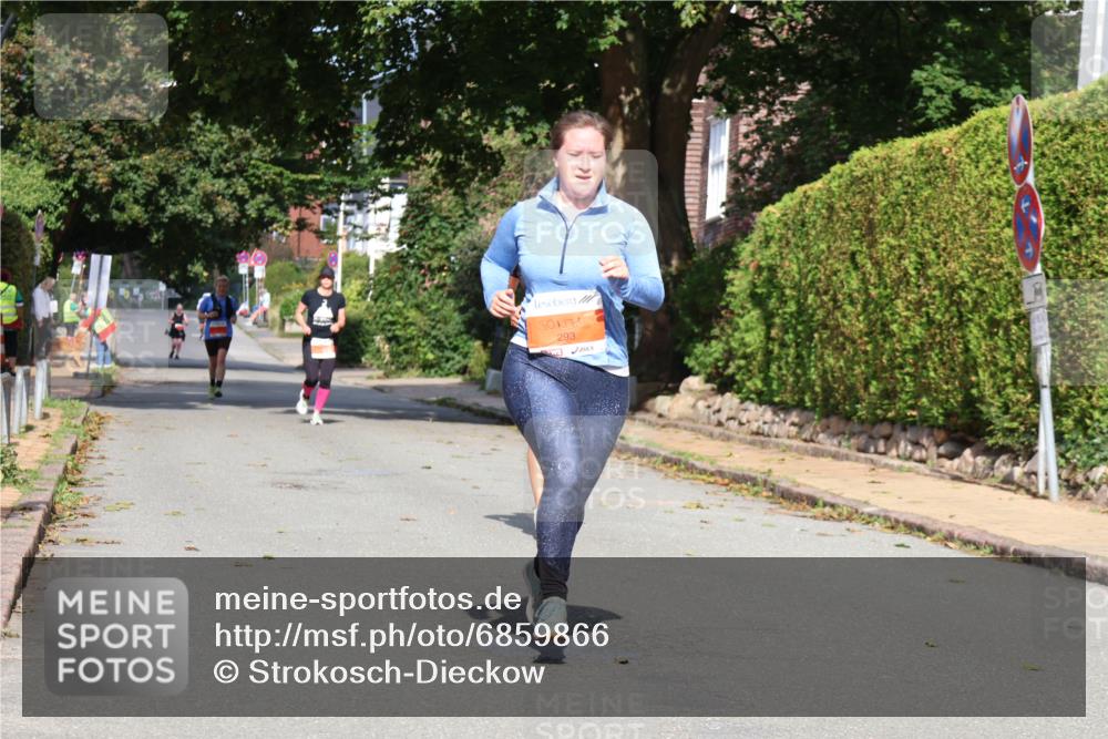 25.08.2024 - 20. Blankeneser Heldenlauf Strokosch-Dieckow http://msf.ph/oto/6859866 25.08.2024 10:00:40 Ziel 292, 293 meine-sportfotos.de