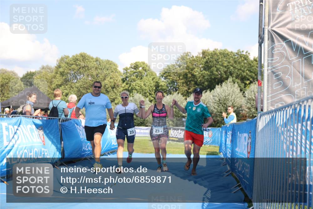 25.08.2024 - Elbe Triathlon Hamburg H.Heesch http://msf.ph/oto/6859871 25.08.2024 16:36:00 Ziel  meine-sportfotos.de