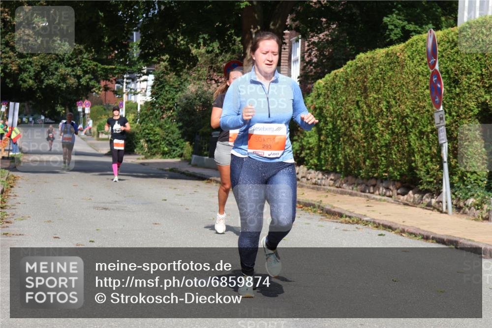 25.08.2024 - 20. Blankeneser Heldenlauf Strokosch-Dieckow http://msf.ph/oto/6859874 25.08.2024 10:00:40 Ziel 292, 293 meine-sportfotos.de
