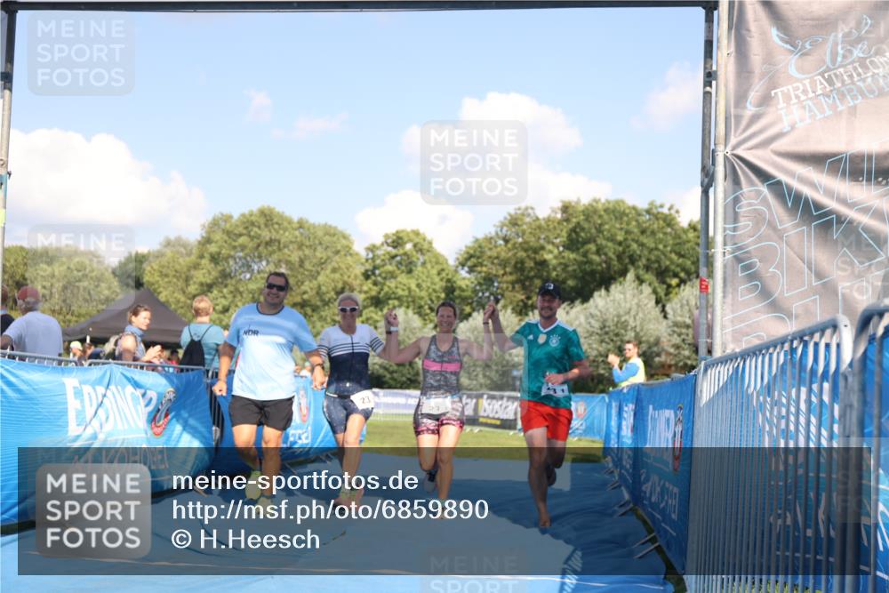 25.08.2024 - Elbe Triathlon Hamburg H.Heesch http://msf.ph/oto/6859890 25.08.2024 16:36:00 Ziel  meine-sportfotos.de
