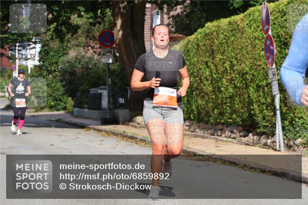 25.08.2024 - 20. Blankeneser Heldenlauf Strokosch-Dieckow http://msf.ph/oto/6859892 25.08.2024 10:00:41 Ziel 109, 292, 293 meine-sportfotos.de