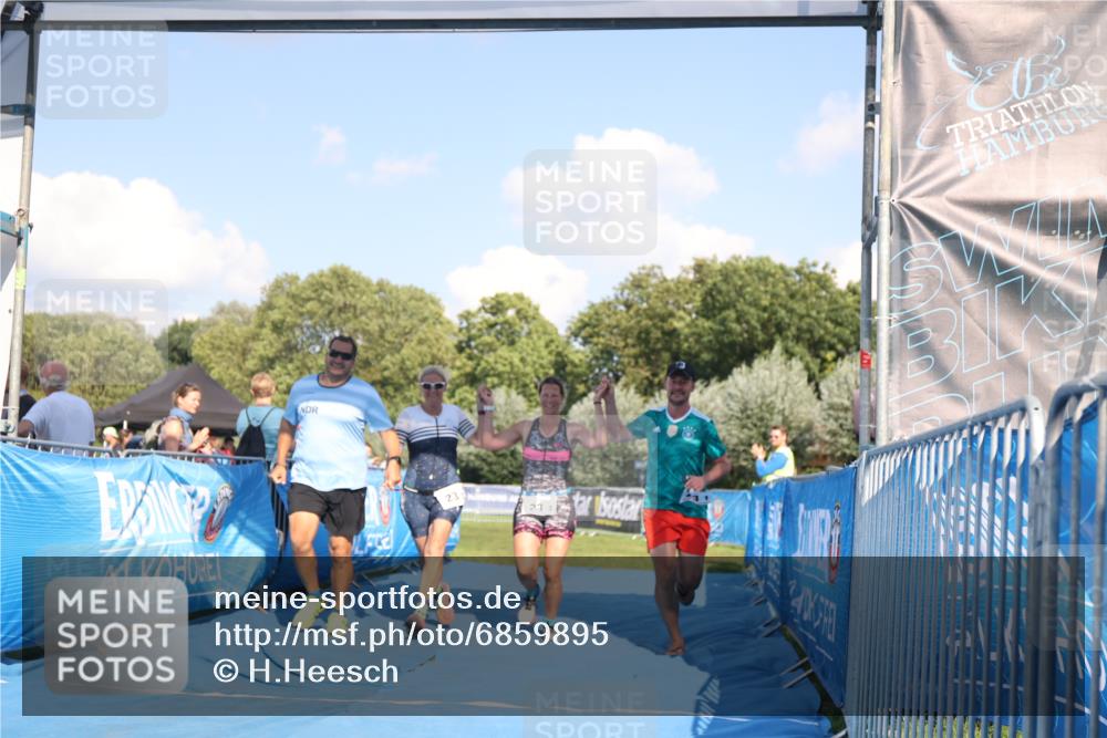 25.08.2024 - Elbe Triathlon Hamburg H.Heesch http://msf.ph/oto/6859895 25.08.2024 16:36:00 Ziel  meine-sportfotos.de