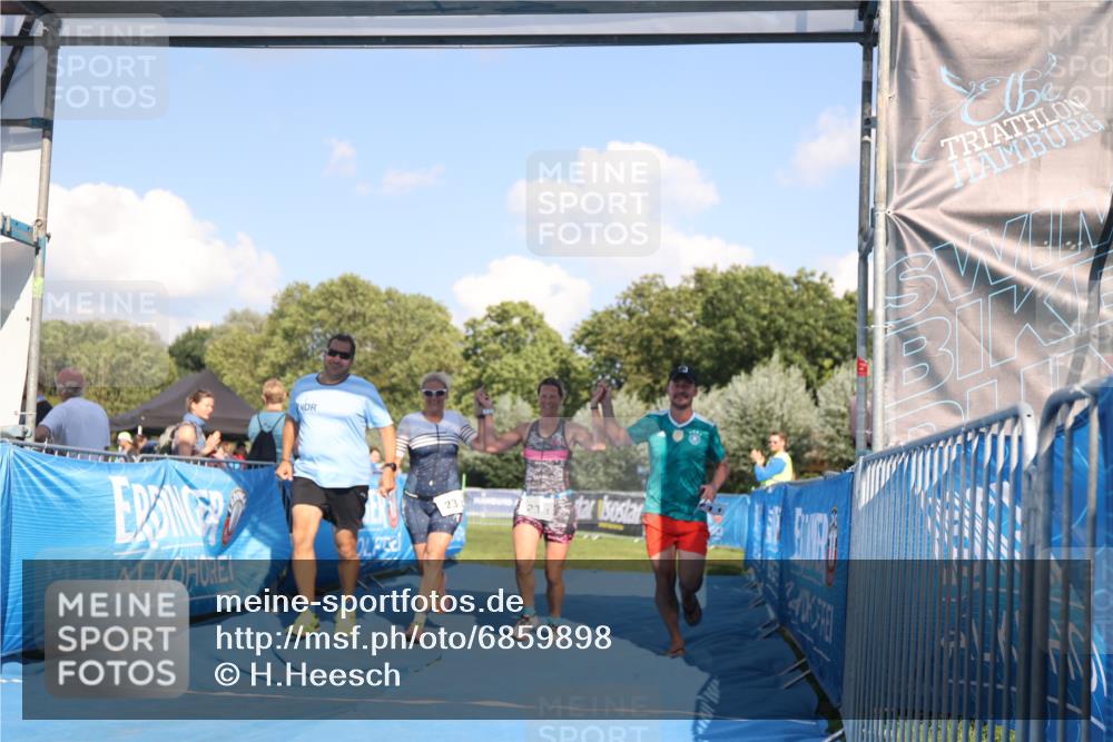 25.08.2024 - Elbe Triathlon Hamburg H.Heesch http://msf.ph/oto/6859898 25.08.2024 16:36:00 Ziel  meine-sportfotos.de