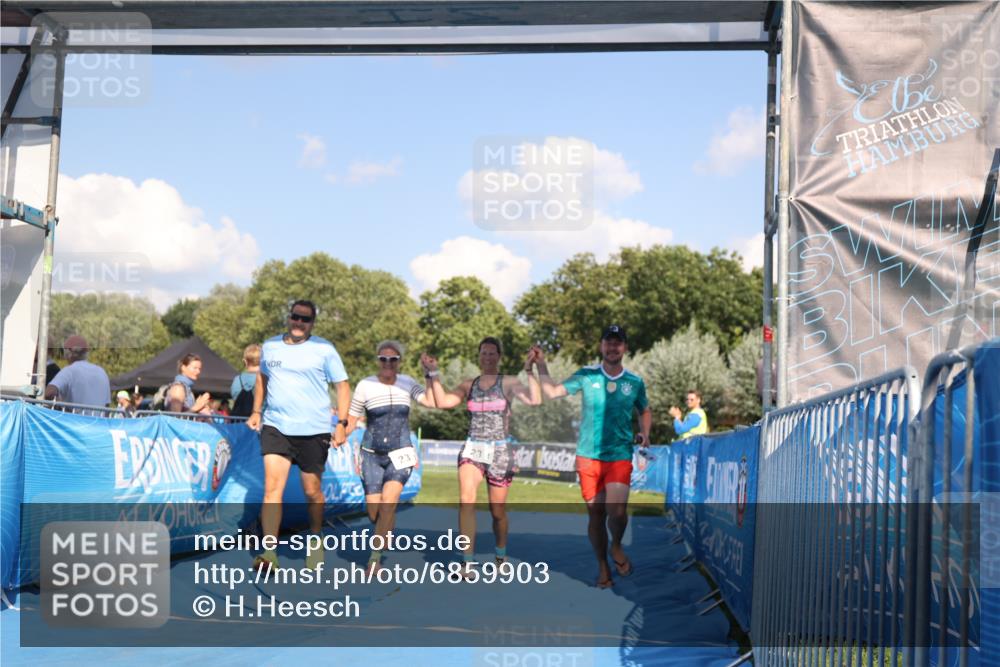 25.08.2024 - Elbe Triathlon Hamburg H.Heesch http://msf.ph/oto/6859903 25.08.2024 16:36:00 Ziel  meine-sportfotos.de