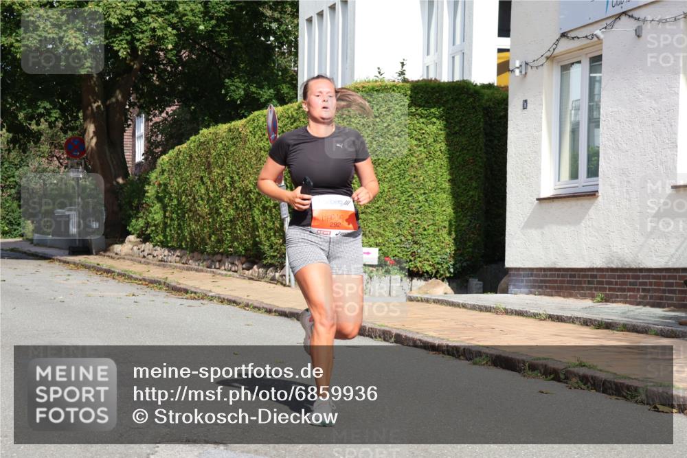 25.08.2024 - 20. Blankeneser Heldenlauf Strokosch-Dieckow http://msf.ph/oto/6859936 25.08.2024 10:00:42 Ziel 109, 172, 292, 293 meine-sportfotos.de