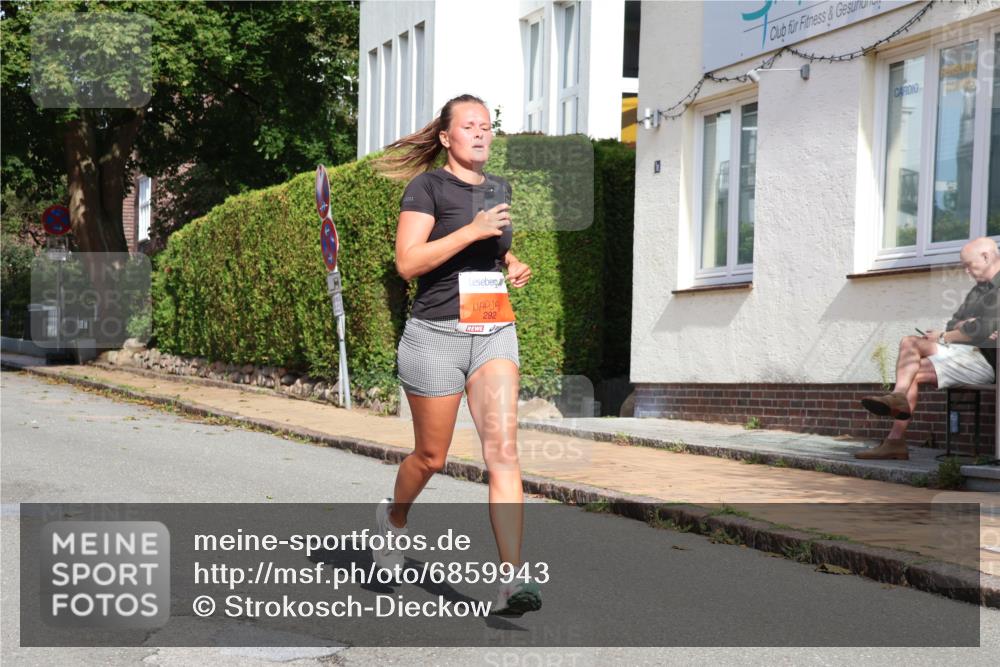 25.08.2024 - 20. Blankeneser Heldenlauf Strokosch-Dieckow http://msf.ph/oto/6859943 25.08.2024 10:00:43 Ziel 109, 172, 292, 293 meine-sportfotos.de
