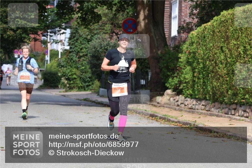 25.08.2024 - 20. Blankeneser Heldenlauf Strokosch-Dieckow http://msf.ph/oto/6859977 25.08.2024 10:00:46 Ziel 109, 172, 292 meine-sportfotos.de