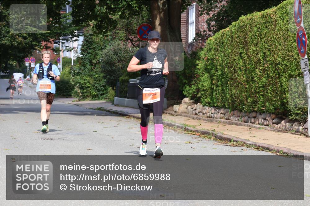 25.08.2024 - 20. Blankeneser Heldenlauf Strokosch-Dieckow http://msf.ph/oto/6859988 25.08.2024 10:00:46 Ziel 109, 172, 292 meine-sportfotos.de