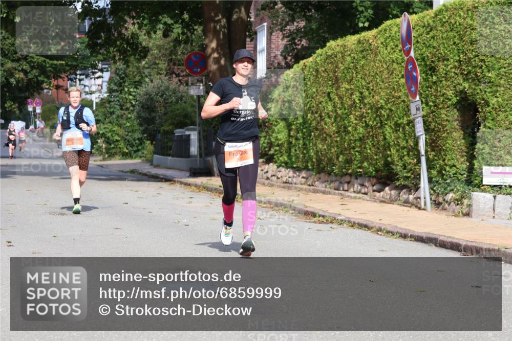 25.08.2024 - 20. Blankeneser Heldenlauf Strokosch-Dieckow http://msf.ph/oto/6859999 25.08.2024 10:00:47 Ziel 109, 172, 292 meine-sportfotos.de