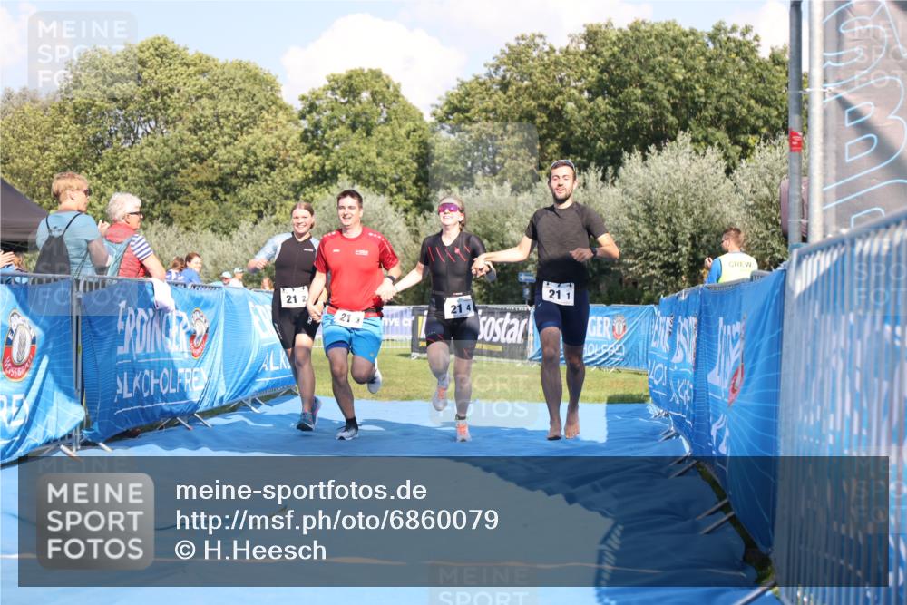 25.08.2024 - Elbe Triathlon Hamburg H.Heesch http://msf.ph/oto/6860079 25.08.2024 16:36:40 Ziel  meine-sportfotos.de