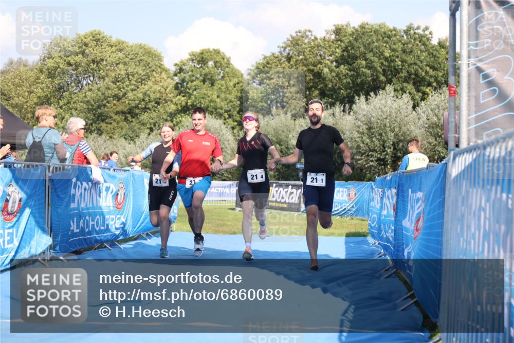 25.08.2024 - Elbe Triathlon Hamburg H.Heesch http://msf.ph/oto/6860089 25.08.2024 16:36:40 Ziel  meine-sportfotos.de
