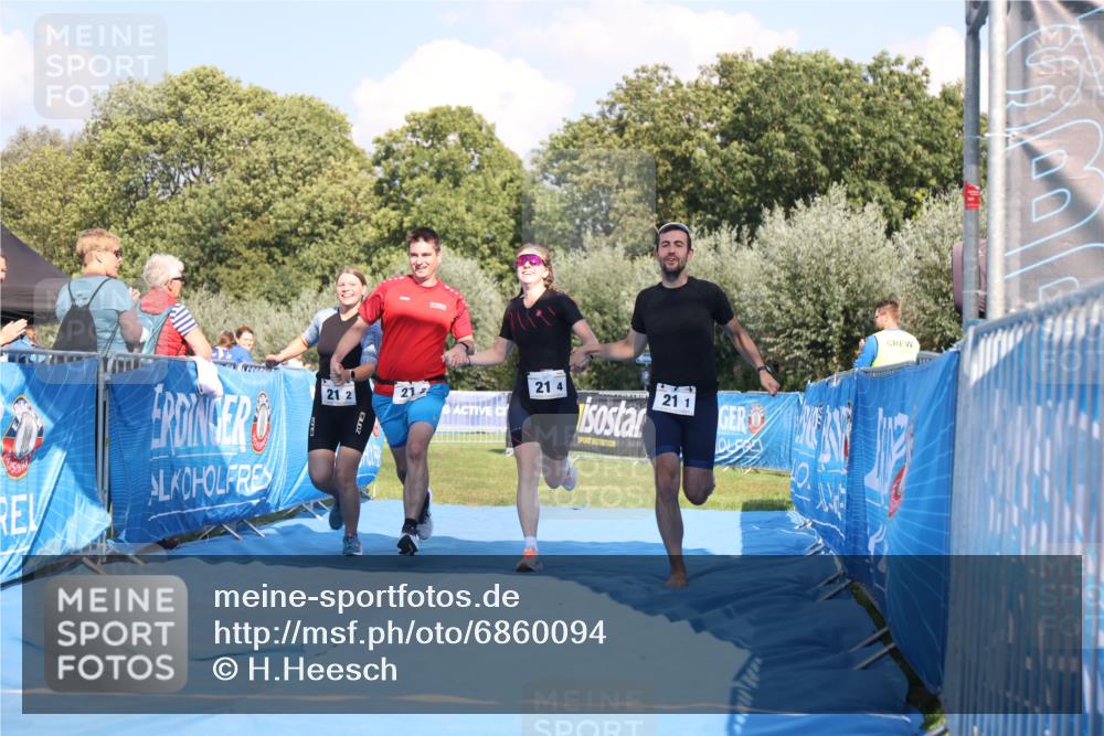 25.08.2024 - Elbe Triathlon Hamburg H.Heesch http://msf.ph/oto/6860094 25.08.2024 16:36:40 Ziel  meine-sportfotos.de