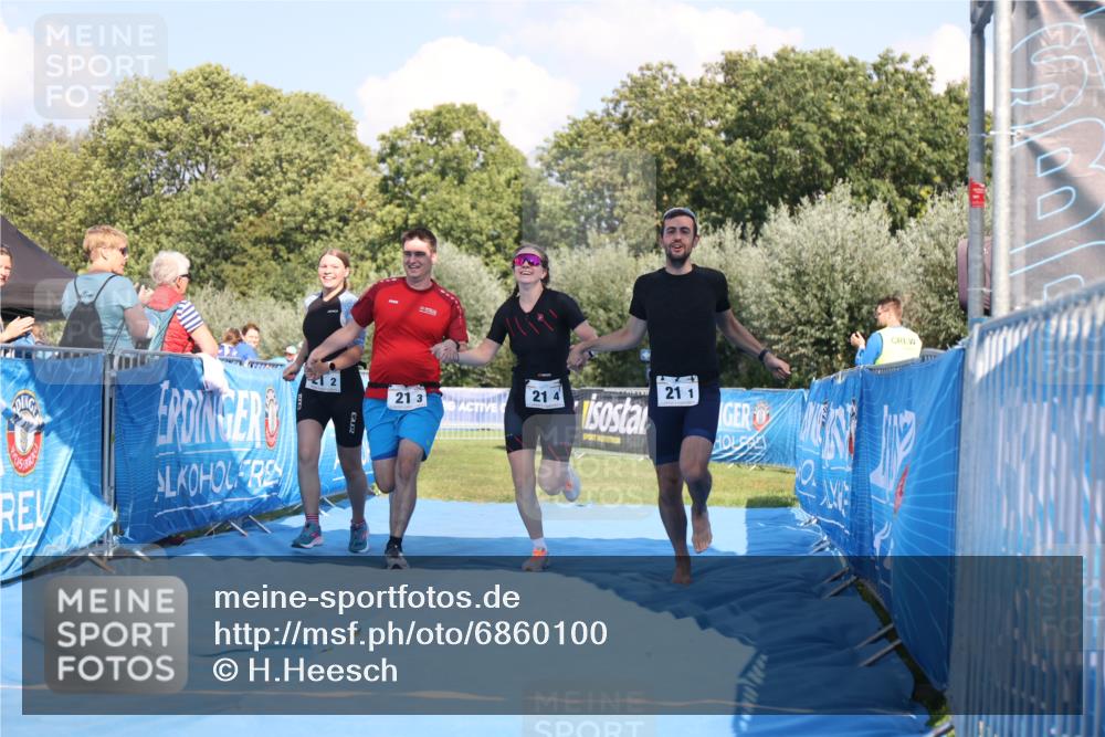 25.08.2024 - Elbe Triathlon Hamburg H.Heesch http://msf.ph/oto/6860100 25.08.2024 16:36:40 Ziel  meine-sportfotos.de
