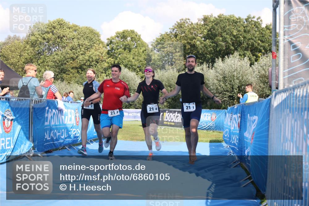 25.08.2024 - Elbe Triathlon Hamburg H.Heesch http://msf.ph/oto/6860105 25.08.2024 16:36:40 Ziel  meine-sportfotos.de