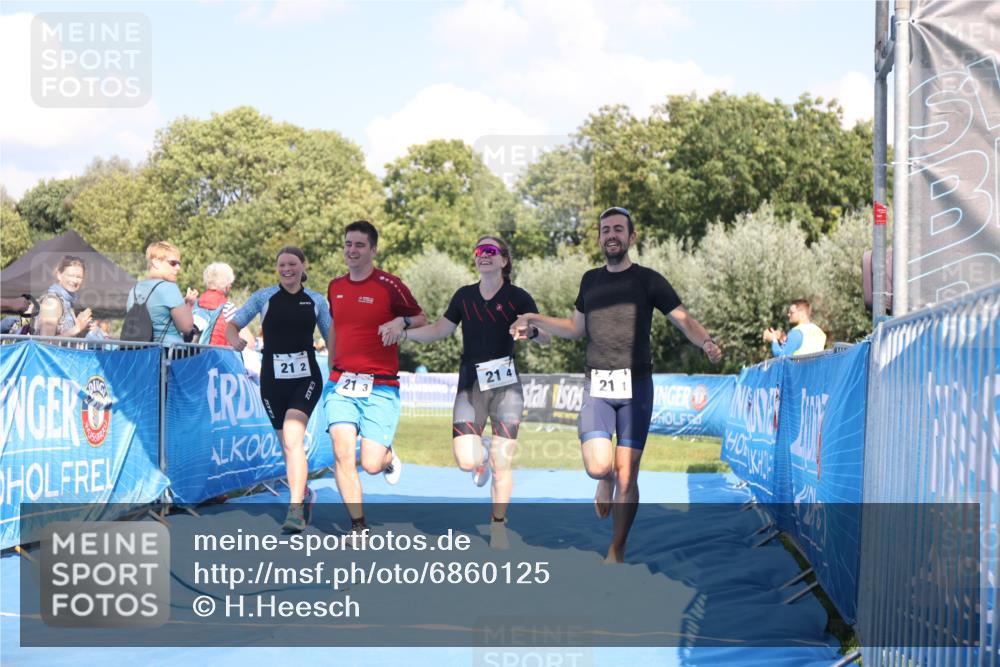 25.08.2024 - Elbe Triathlon Hamburg H.Heesch http://msf.ph/oto/6860125 25.08.2024 16:36:41 Ziel  meine-sportfotos.de