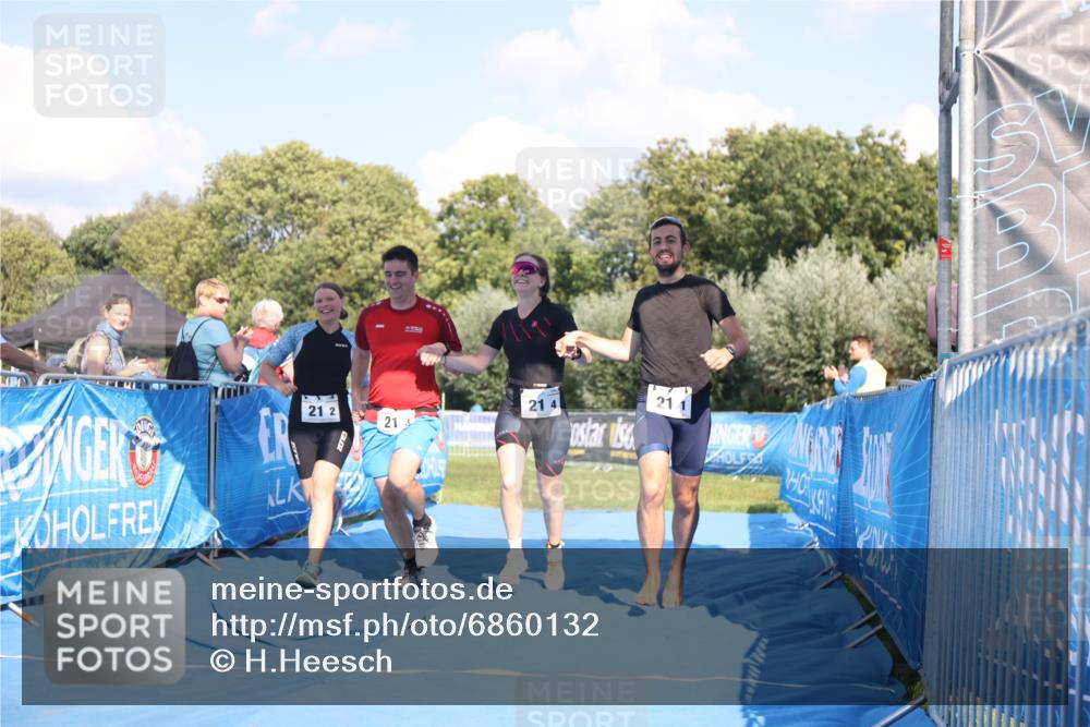 25.08.2024 - Elbe Triathlon Hamburg H.Heesch http://msf.ph/oto/6860132 25.08.2024 16:36:41 Ziel  meine-sportfotos.de