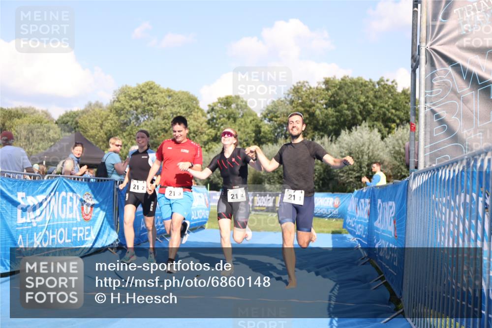 25.08.2024 - Elbe Triathlon Hamburg H.Heesch http://msf.ph/oto/6860148 25.08.2024 16:36:41 Ziel  meine-sportfotos.de