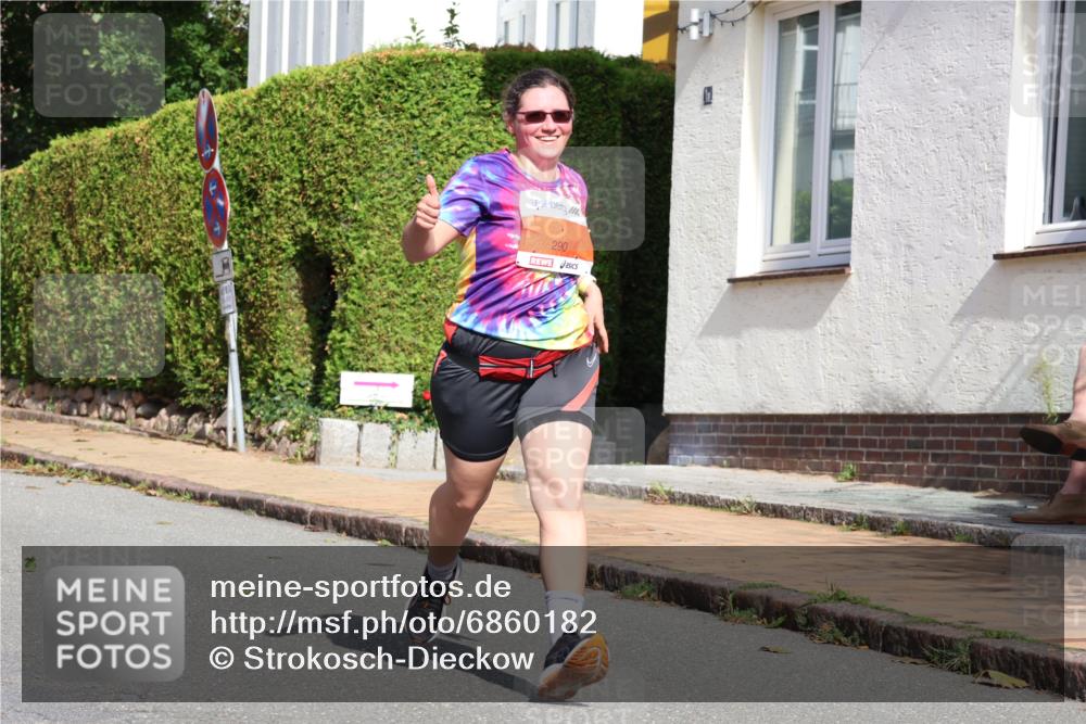 25.08.2024 - 20. Blankeneser Heldenlauf Strokosch-Dieckow http://msf.ph/oto/6860182 25.08.2024 10:01:21 Ziel 290 meine-sportfotos.de