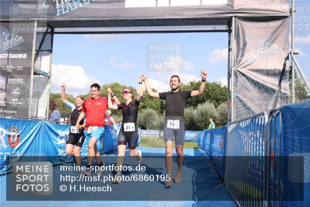 25.08.2024 - Elbe Triathlon Hamburg H.Heesch http://msf.ph/oto/6860195 25.08.2024 16:36:42 Ziel  meine-sportfotos.de