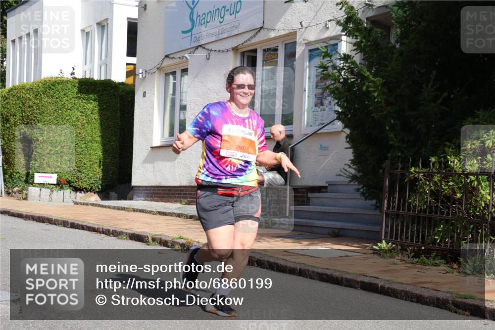 25.08.2024 - 20. Blankeneser Heldenlauf Strokosch-Dieckow http://msf.ph/oto/6860199 25.08.2024 10:01:22 Ziel 290 meine-sportfotos.de