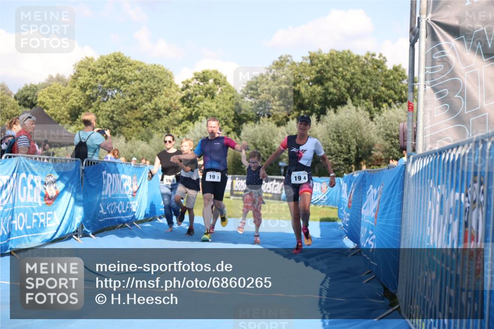 25.08.2024 - Elbe Triathlon Hamburg H.Heesch http://msf.ph/oto/6860265 25.08.2024 16:42:01 Ziel  meine-sportfotos.de