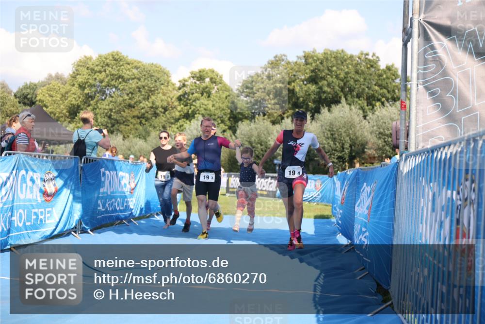 25.08.2024 - Elbe Triathlon Hamburg H.Heesch http://msf.ph/oto/6860270 25.08.2024 16:42:01 Ziel  meine-sportfotos.de