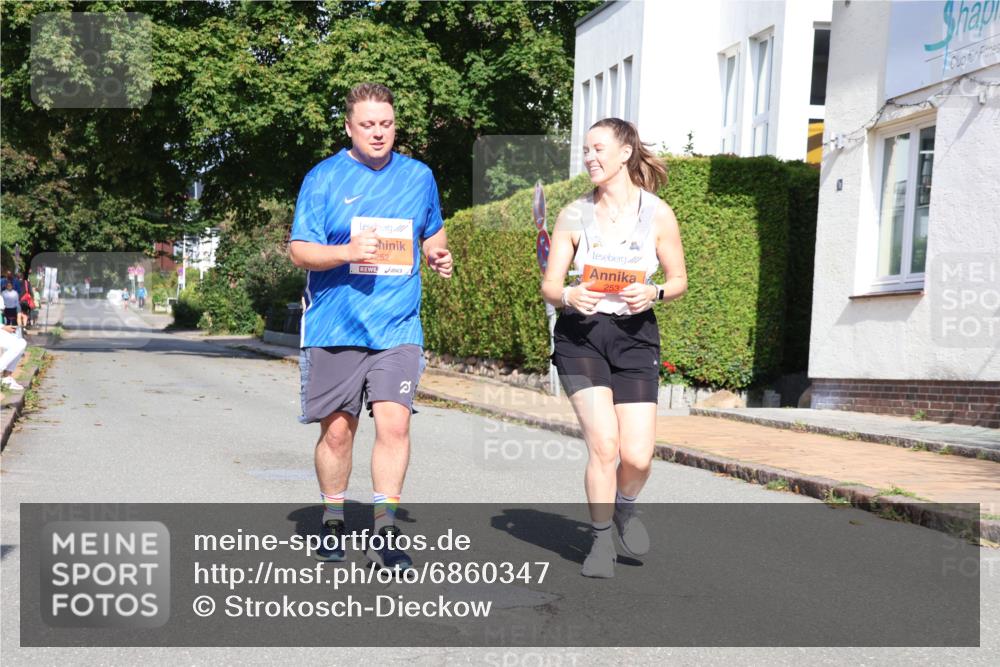 25.08.2024 - 20. Blankeneser Heldenlauf Strokosch-Dieckow http://msf.ph/oto/6860347 25.08.2024 10:06:56 Ziel 106, 252, 253 meine-sportfotos.de