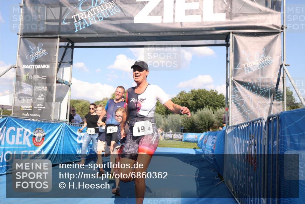 25.08.2024 - Elbe Triathlon Hamburg H.Heesch http://msf.ph/oto/6860362 25.08.2024 16:42:02 Ziel  meine-sportfotos.de