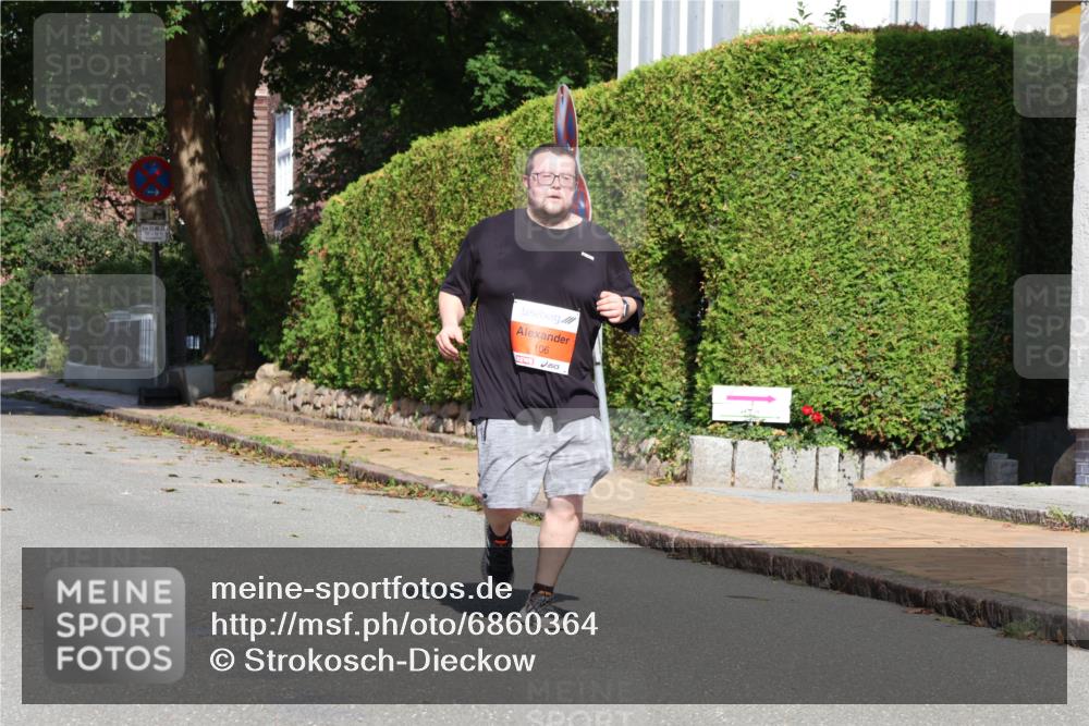25.08.2024 - 20. Blankeneser Heldenlauf Strokosch-Dieckow http://msf.ph/oto/6860364 25.08.2024 10:07:00 Ziel 106, 252, 253 meine-sportfotos.de