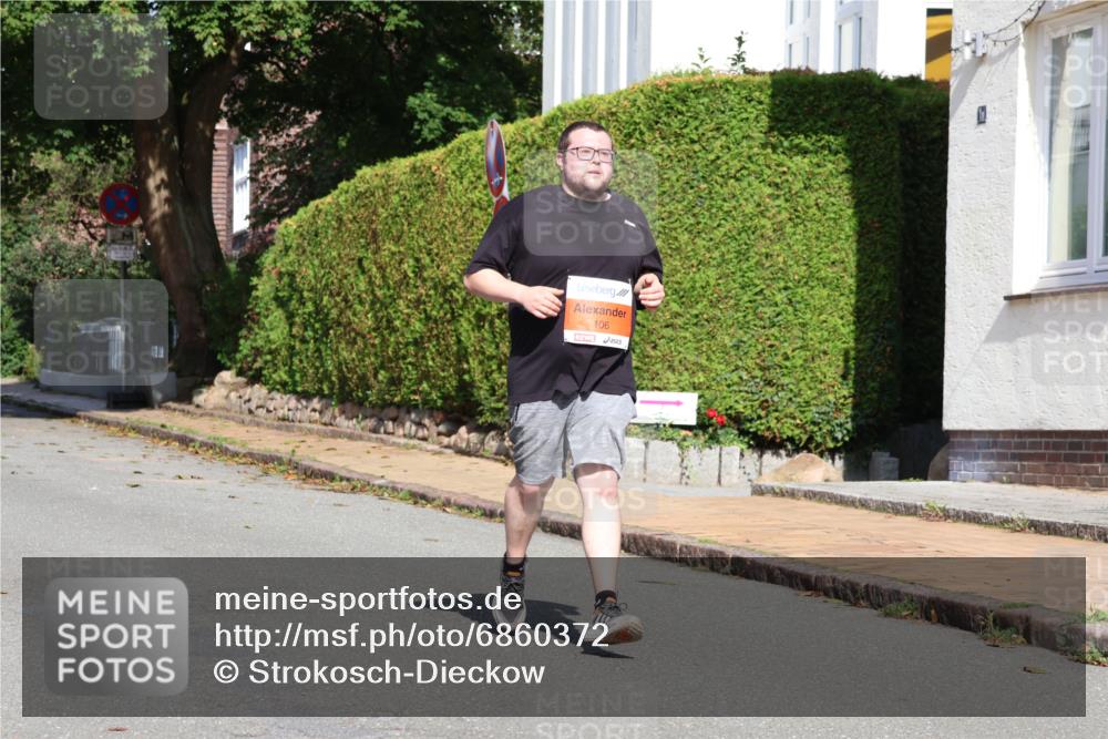 25.08.2024 - 20. Blankeneser Heldenlauf Strokosch-Dieckow http://msf.ph/oto/6860372 25.08.2024 10:07:00 Ziel 106, 252, 253 meine-sportfotos.de