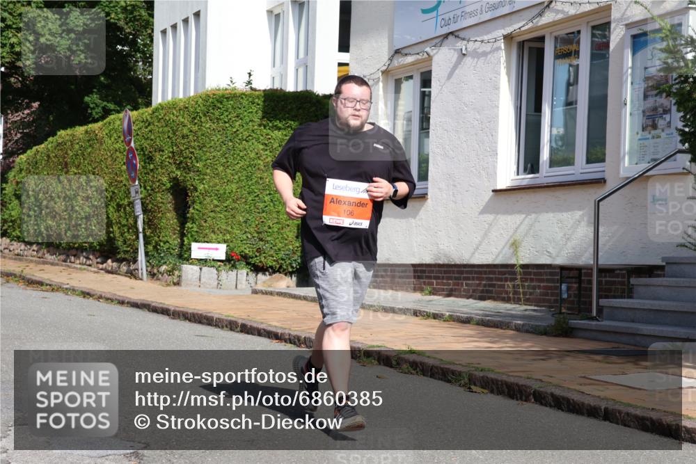 25.08.2024 - 20. Blankeneser Heldenlauf Strokosch-Dieckow http://msf.ph/oto/6860385 25.08.2024 10:07:02 Ziel 106, 252, 253 meine-sportfotos.de