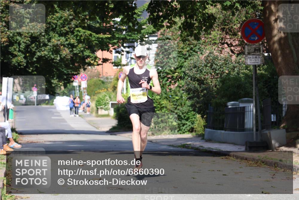25.08.2024 - 20. Blankeneser Heldenlauf Strokosch-Dieckow http://msf.ph/oto/6860390 25.08.2024 10:09:03 Ziel 6436 meine-sportfotos.de