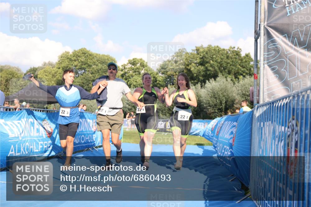 25.08.2024 - Elbe Triathlon Hamburg H.Heesch http://msf.ph/oto/6860493 25.08.2024 16:42:20 Ziel  meine-sportfotos.de