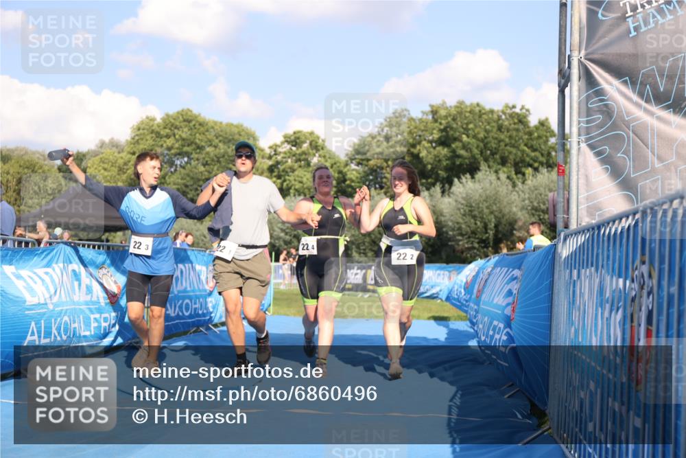 25.08.2024 - Elbe Triathlon Hamburg H.Heesch http://msf.ph/oto/6860496 25.08.2024 16:42:20 Ziel  meine-sportfotos.de