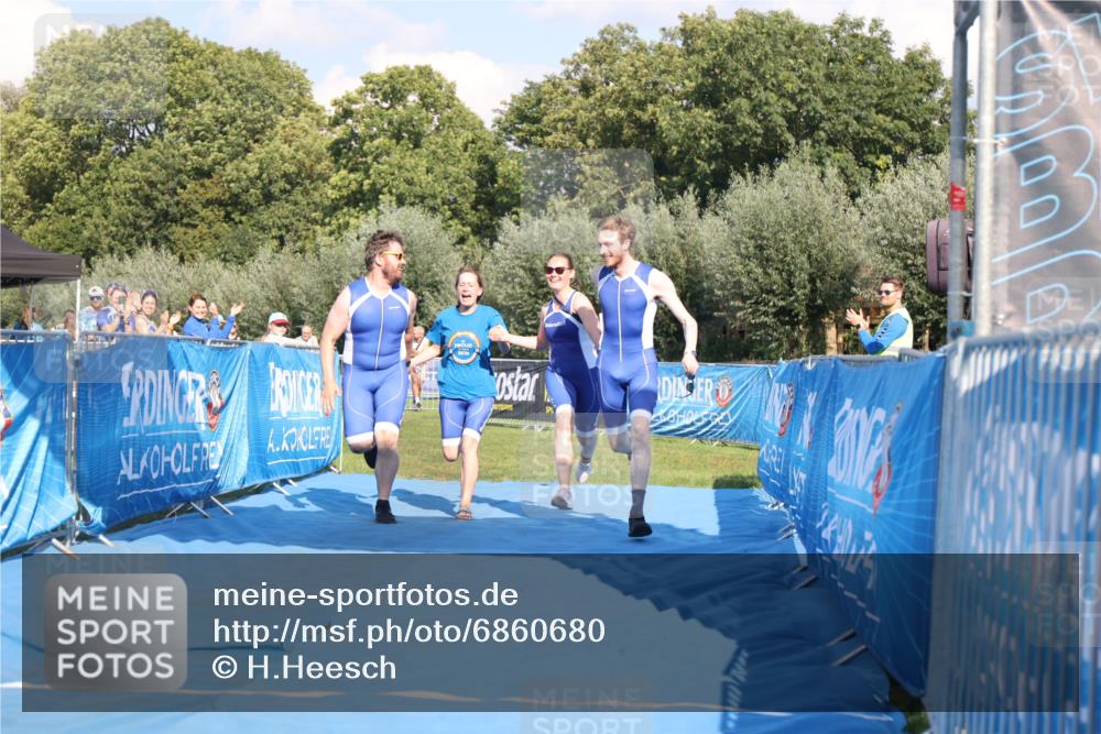 25.08.2024 - Elbe Triathlon Hamburg H.Heesch http://msf.ph/oto/6860680 25.08.2024 16:43:06 Ziel  meine-sportfotos.de