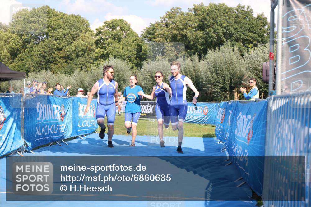25.08.2024 - Elbe Triathlon Hamburg H.Heesch http://msf.ph/oto/6860685 25.08.2024 16:43:06 Ziel  meine-sportfotos.de