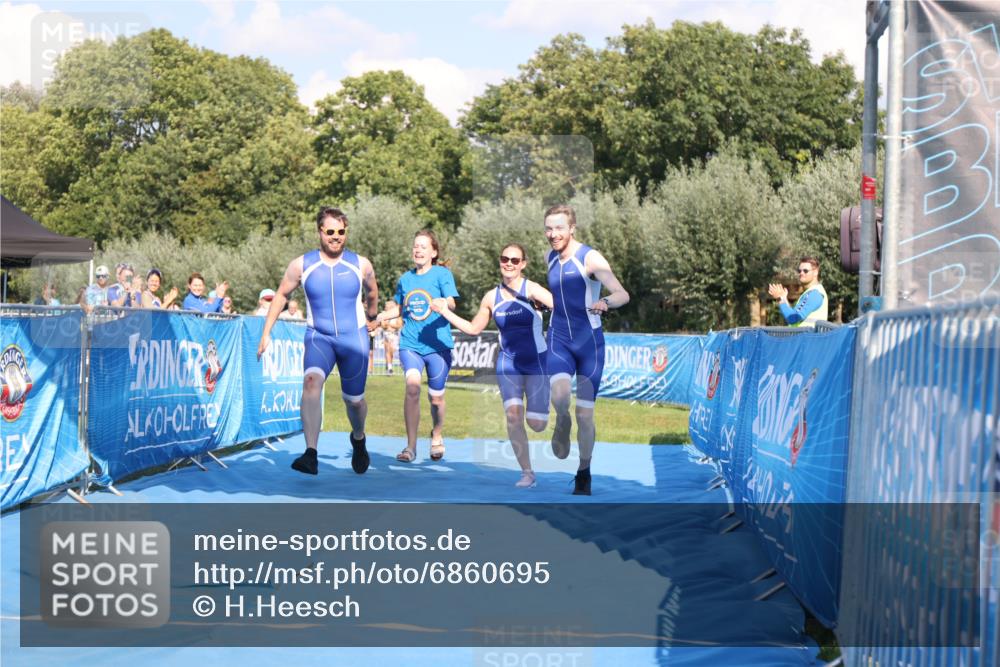 25.08.2024 - Elbe Triathlon Hamburg H.Heesch http://msf.ph/oto/6860695 25.08.2024 16:43:07 Ziel  meine-sportfotos.de