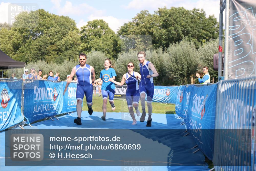 25.08.2024 - Elbe Triathlon Hamburg H.Heesch http://msf.ph/oto/6860699 25.08.2024 16:43:07 Ziel  meine-sportfotos.de