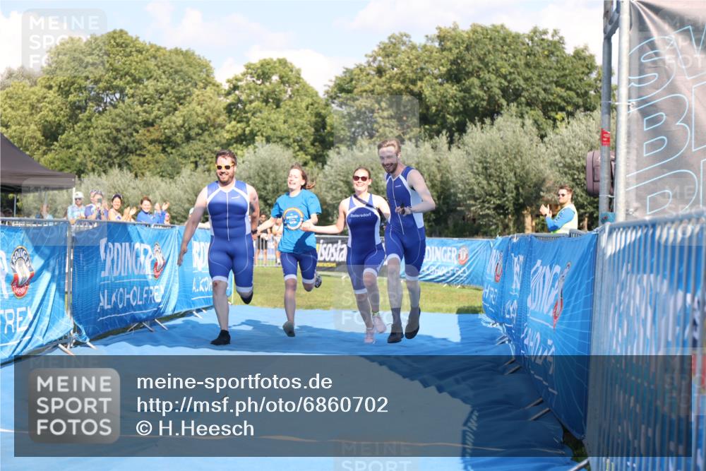 25.08.2024 - Elbe Triathlon Hamburg H.Heesch http://msf.ph/oto/6860702 25.08.2024 16:43:07 Ziel  meine-sportfotos.de