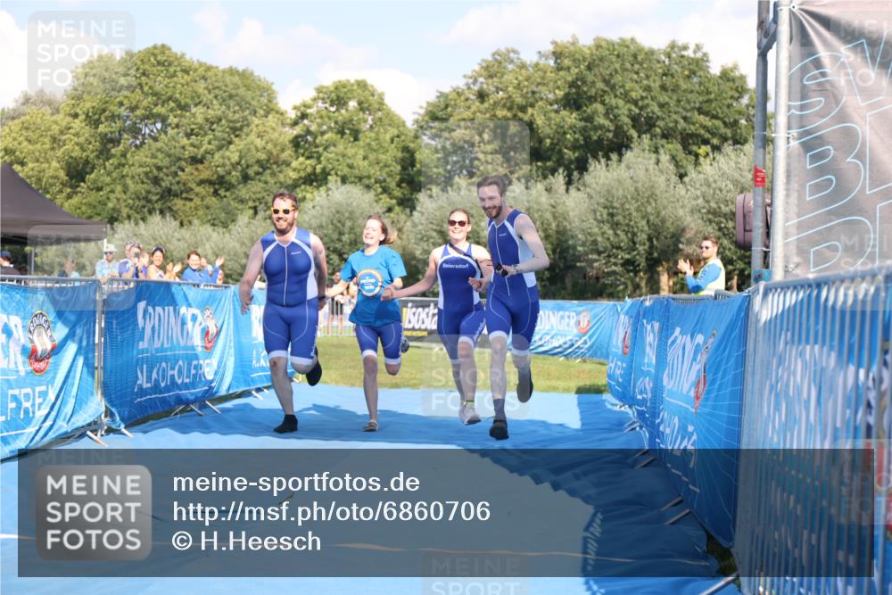 25.08.2024 - Elbe Triathlon Hamburg H.Heesch http://msf.ph/oto/6860706 25.08.2024 16:43:07 Ziel  meine-sportfotos.de