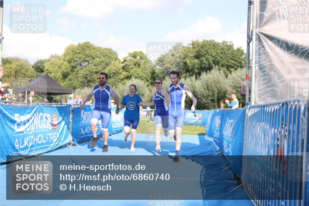 25.08.2024 - Elbe Triathlon Hamburg H.Heesch http://msf.ph/oto/6860740 25.08.2024 16:43:07 Ziel  meine-sportfotos.de