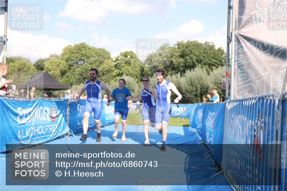 25.08.2024 - Elbe Triathlon Hamburg H.Heesch http://msf.ph/oto/6860743 25.08.2024 16:43:07 Ziel  meine-sportfotos.de