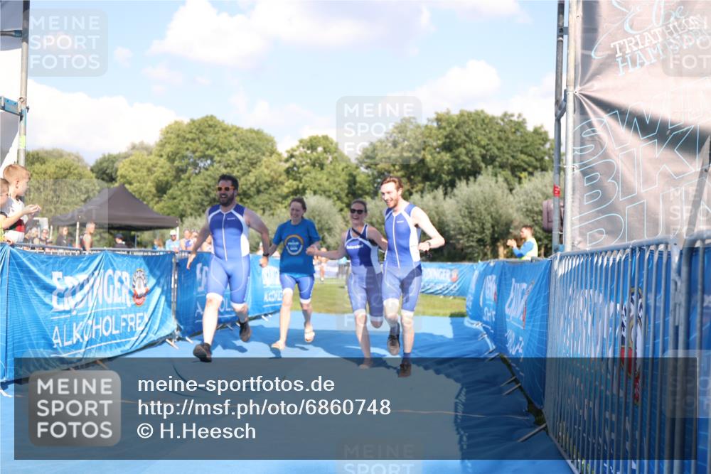 25.08.2024 - Elbe Triathlon Hamburg H.Heesch http://msf.ph/oto/6860748 25.08.2024 16:43:07 Ziel  meine-sportfotos.de