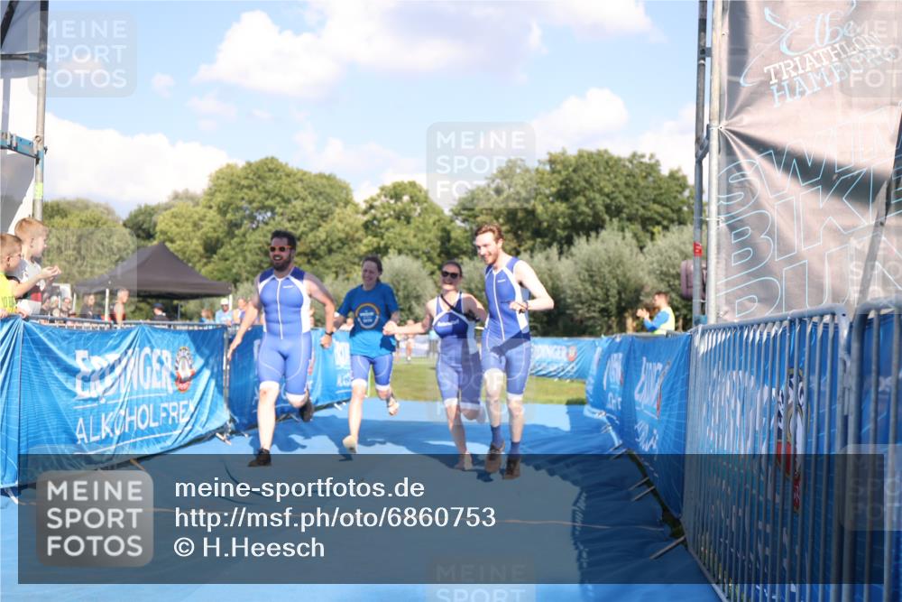 25.08.2024 - Elbe Triathlon Hamburg H.Heesch http://msf.ph/oto/6860753 25.08.2024 16:43:07 Ziel  meine-sportfotos.de