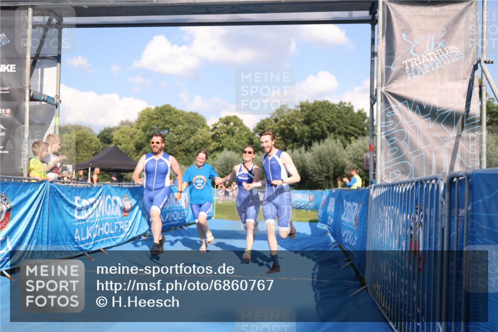 25.08.2024 - Elbe Triathlon Hamburg H.Heesch http://msf.ph/oto/6860767 25.08.2024 16:43:07 Ziel  meine-sportfotos.de
